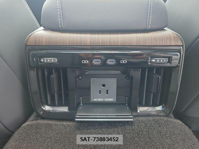 Toyota CROWN SEDAN 2025-10 7216705-24