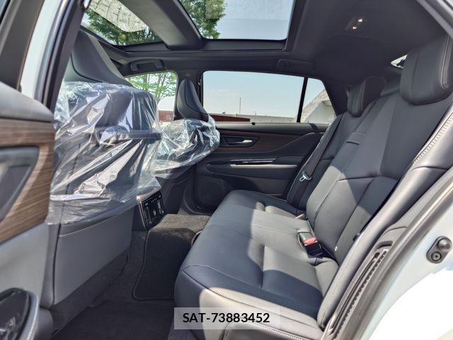 Toyota CROWN SEDAN 2025-10 7216705-26