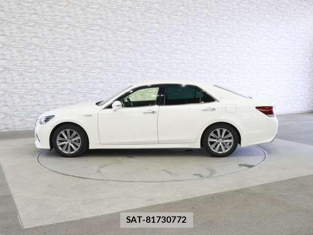 Toyota CROWN SEDAN 2018-03 7216655-12