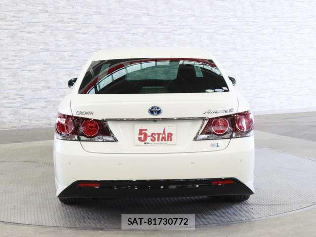 Toyota CROWN SEDAN 2018-03 7216655-14