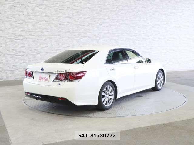 Toyota CROWN SEDAN 2018-03 7216655-19