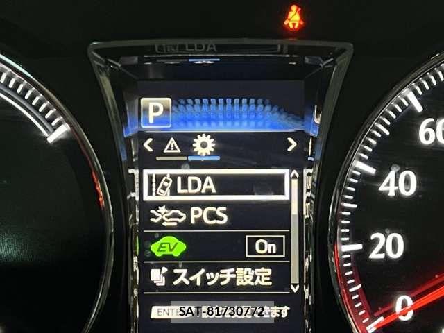 Toyota CROWN SEDAN 2018-03 7216655-8