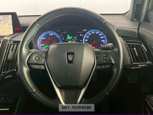 Toyota CROWN SEDAN 2018-08 7216658-13