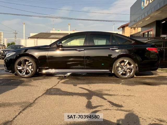 Toyota CROWN SEDAN 2018-08 7216658-17