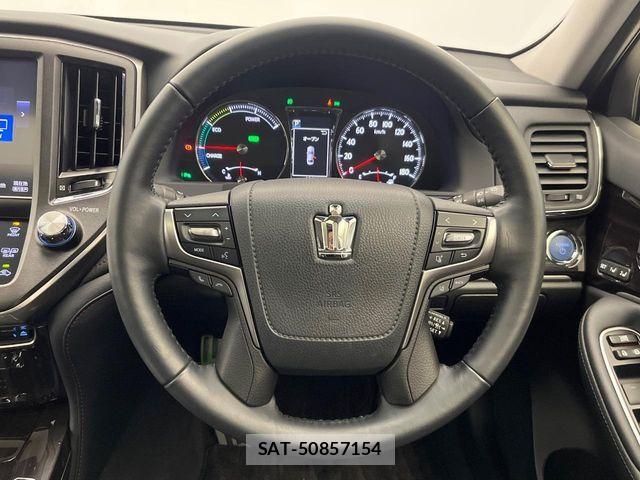 Toyota CROWN SEDAN 2017-01 7216654-17