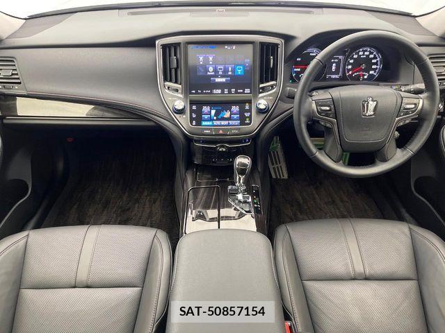 Toyota CROWN SEDAN 2017-01 7216654-1