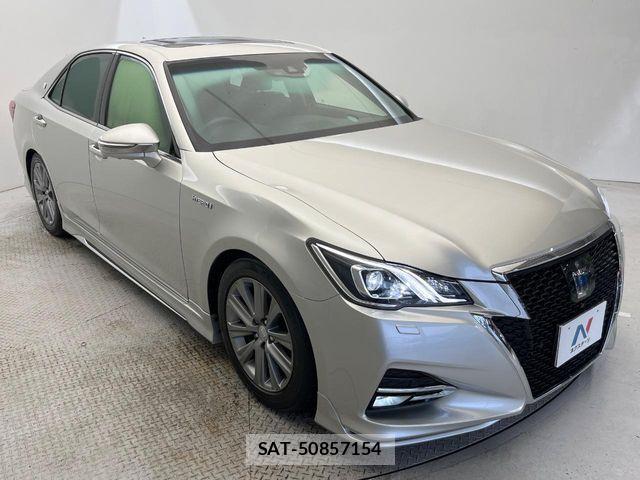 Toyota CROWN SEDAN 2017-01 7216654-2