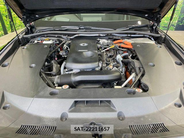 Toyota CROWN SEDAN 2021-07 7216695-17