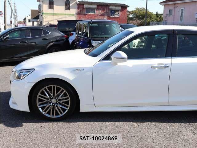 Toyota CROWN SEDAN 2013-02 7216607-11