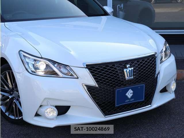 Toyota CROWN SEDAN 2013-02 7216607-17