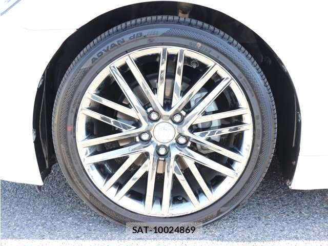 Toyota CROWN SEDAN 2013-02 7216607-18