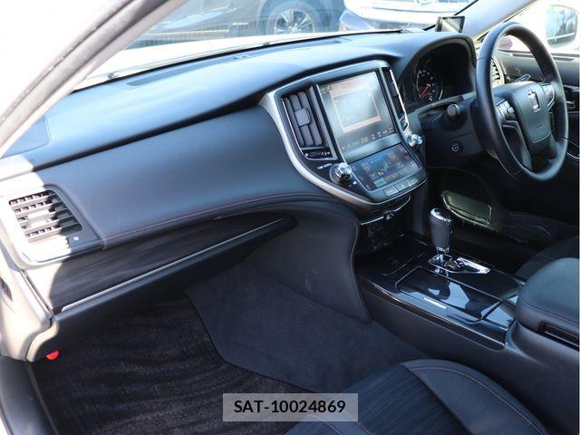 Toyota CROWN SEDAN 2013-02 7216607-24