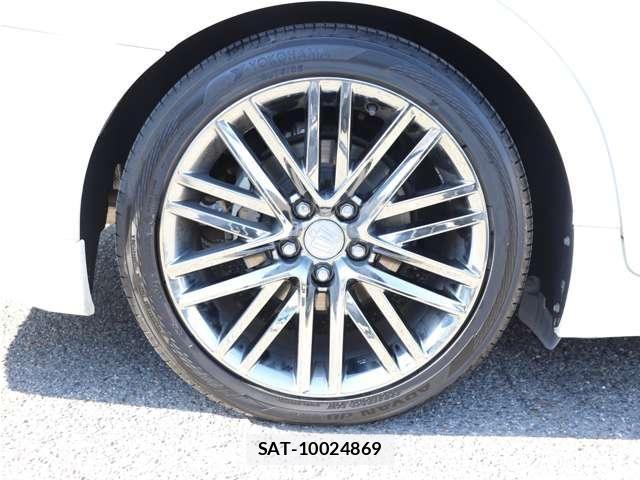 Toyota CROWN SEDAN 2013-02 7216607-27