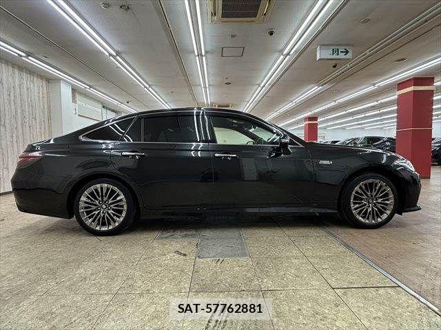 Toyota CROWN SEDAN 2018-11 7216671-15