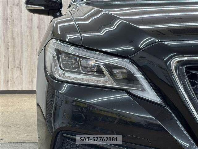 Toyota CROWN SEDAN 2018-11 7216671-22