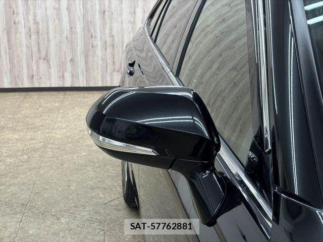 Toyota CROWN SEDAN 2018-11 7216671-25