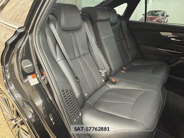 Toyota CROWN SEDAN 2018-11 7216671-7