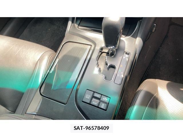 Toyota CROWN SEDAN 2009-09 7216598-17