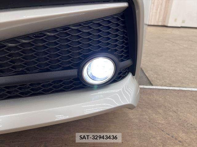 Toyota CROWN SEDAN 2018-10 7216666-11