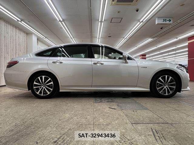 Toyota CROWN SEDAN 2018-10 7216666-15