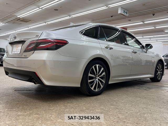 Toyota CROWN SEDAN 2018-10 7216666-17