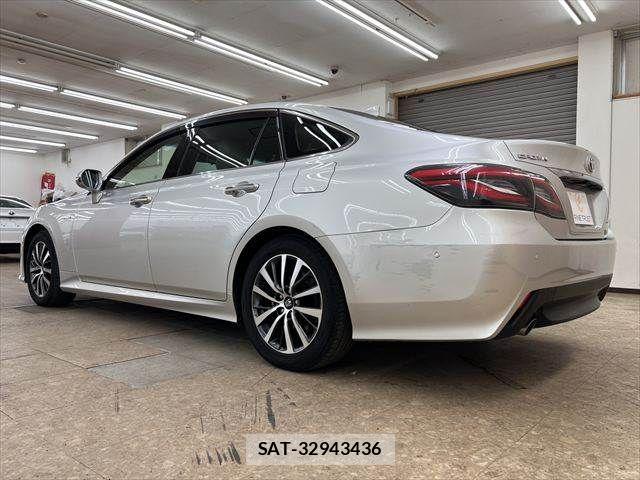 Toyota CROWN SEDAN 2018-10 7216666-18