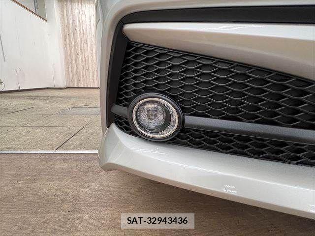 Toyota CROWN SEDAN 2018-10 7216666-23