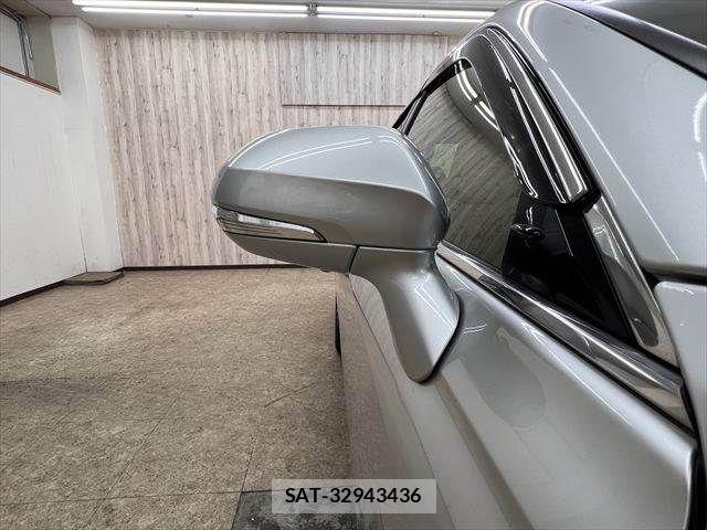 Toyota CROWN SEDAN 2018-10 7216666-25
