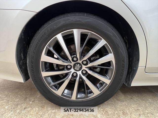 Toyota CROWN SEDAN 2018-10 7216666-26