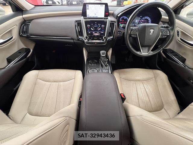 Toyota CROWN SEDAN 2018-10 7216666-2