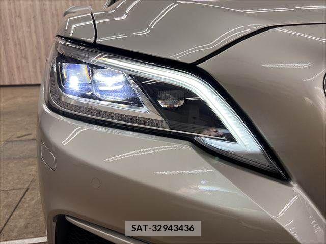 Toyota CROWN SEDAN 2018-10 7216666-29