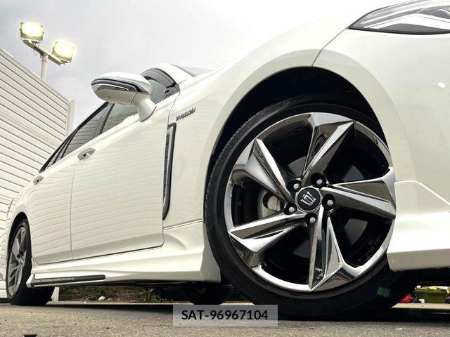 Toyota CROWN SEDAN 2018-07 7216657-18