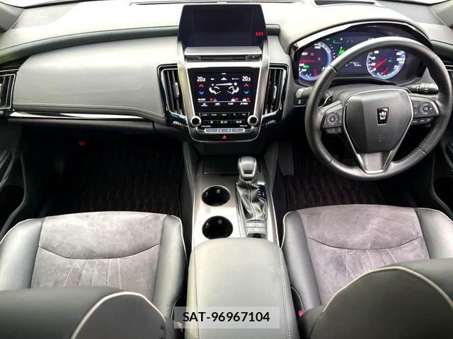 Toyota CROWN SEDAN 2018-07 7216657-1
