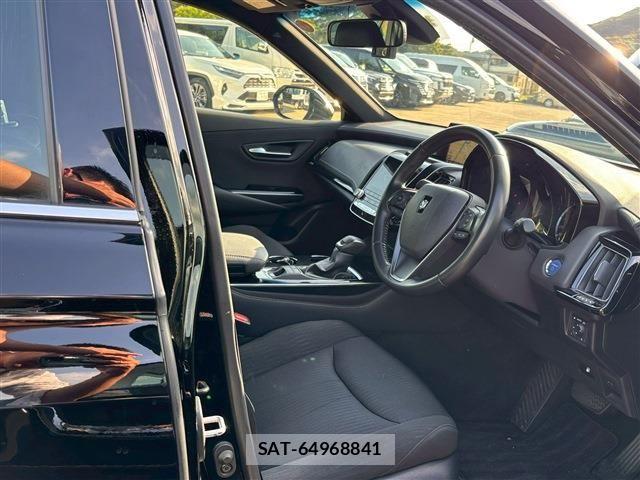 Toyota CROWN SEDAN 2019-02 7216674-16