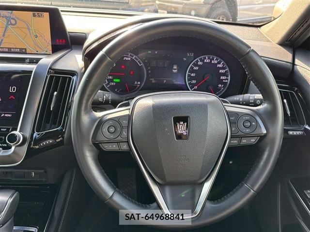 Toyota CROWN SEDAN 2019-02 7216674-24