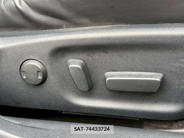 Toyota CROWN SEDAN 2013-03 7216606-10
