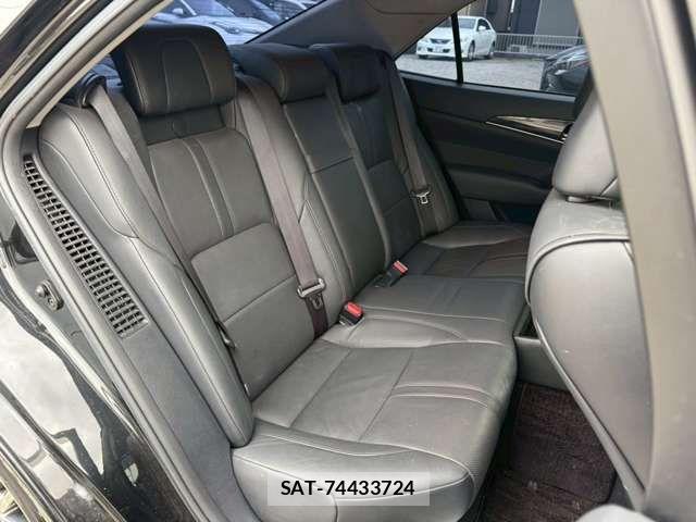 Toyota CROWN SEDAN 2013-03 7216606-12