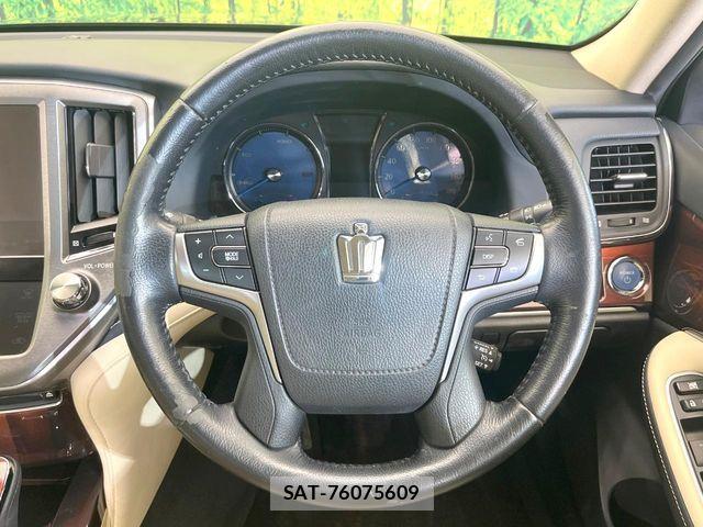 Toyota CROWN SEDAN 2013-03 7216604-10