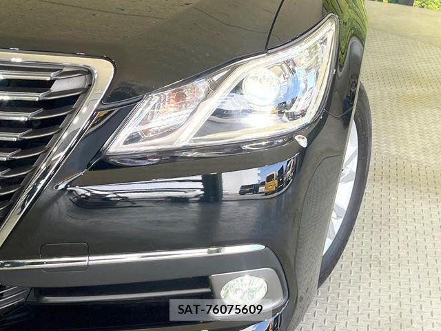 Toyota CROWN SEDAN 2013-03 7216604-11