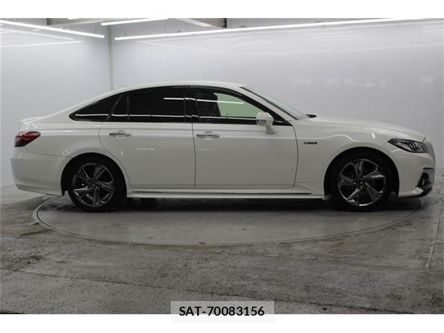 Toyota CROWN SEDAN 2018-10 7216667-3