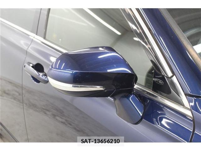 Toyota CROWN SEDAN 2019-02 7216673-9