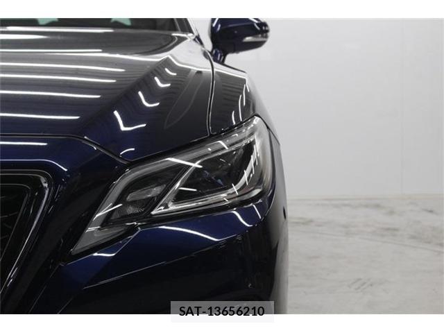 Toyota CROWN SEDAN 2019-02 7216673-14