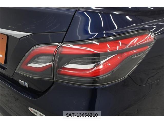 Toyota CROWN SEDAN 2019-02 7216673-18