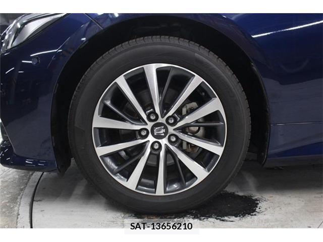 Toyota CROWN SEDAN 2019-02 7216673-23