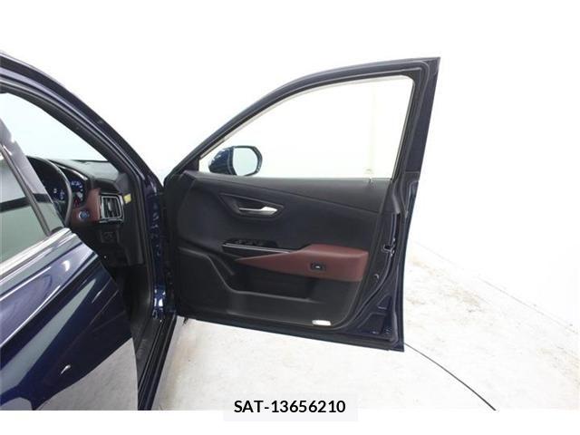 Toyota CROWN SEDAN 2019-02 7216673-29