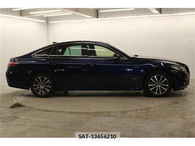 Toyota CROWN SEDAN 2019-02 7216673-3