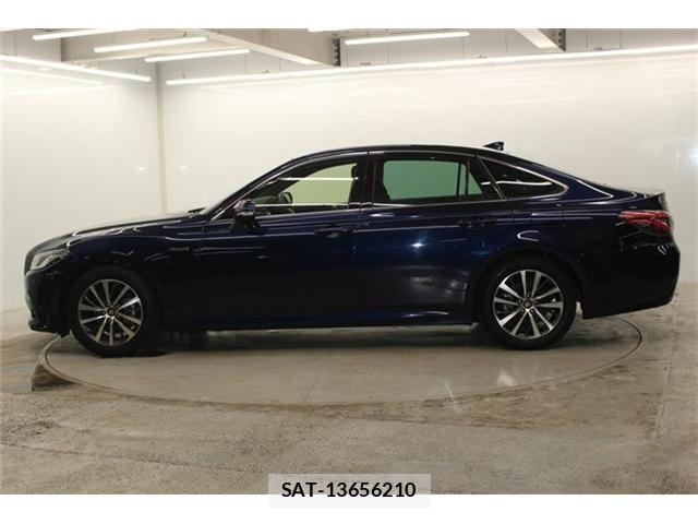 Toyota CROWN SEDAN 2019-02 7216673-7