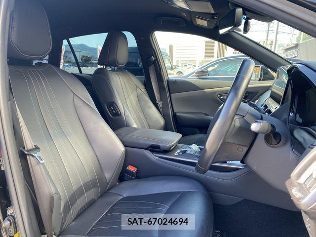 Toyota CROWN SEDAN 2022-02 7216706-10