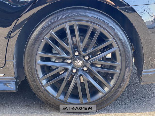 Toyota CROWN SEDAN 2022-02 7216706-28