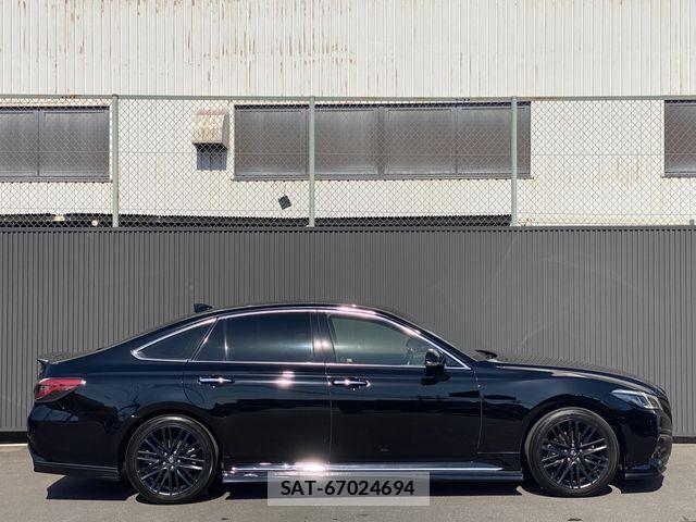 Toyota CROWN SEDAN 2022-02 7216706-7